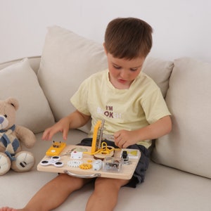 Jumble Dream Motorikbrett Montessori Busy Board ab 1 Jahr mit 10 Aktivitaten aus Holz Kinder Activity Motorikspielzeug image 3