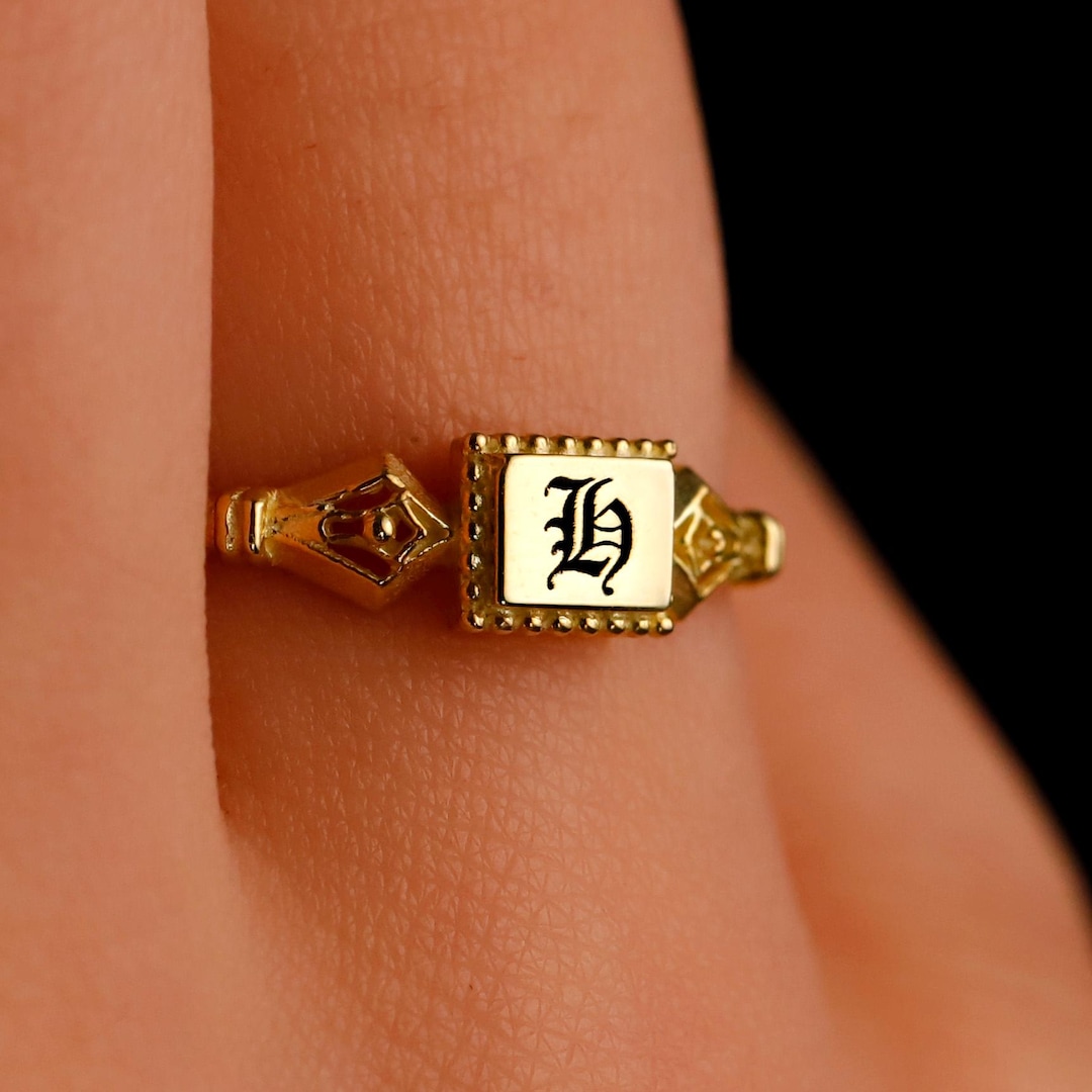 Personalized Gothic Initial Ring: Vintage Style Signet Jewelry - Etsy