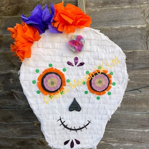 Décoration de fête d'Halloween en pinata du jour des morts, décoration de fête d'Halloween