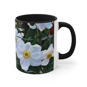 Weiße Blumen, Akzent Kaffeetasse, 11oz