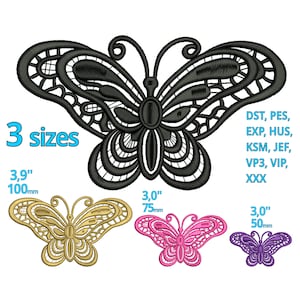Puede incluir: Tres diseños de bordado de una mariposa negra, dorada y morada con intrincados detalles de encaje. Los diseños están disponibles en tres tamaños: 3,9 pulgadas (100 mm), 3,0 pulgadas (75 mm) y 3,0 pulgadas (50 mm). Los formatos de archivo incluidos son DST, PES, EXP, HUS, KSM, JEF, VP3, VIP y XXX.