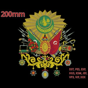 Op de afbeelding: Een gouden geborduurde patch met het wapen van Turkije. Het ontwerp bevat een halve maan, een ster en een rood-groene vlag. De tekst "DST, PES, EXP, HUS, KSM, JEF, VP3, VIP, XXX" is zichtbaar onderaan de afbeelding.