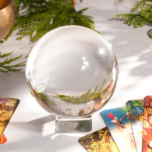 Sfera di cristallo da 10 cm con base in vetro | Palla della fortuna | Sfera di cristallo al piombo con supporto | Grande sfera di cristallo | Grande palla della fortuna
