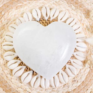 Grosses Selenit Herz 10cm | XXL Herz aus Selenit | Selenitherz | Herz aus Selenit | Kristallherz | Herz Geschenk | Herz handgeschnitzt