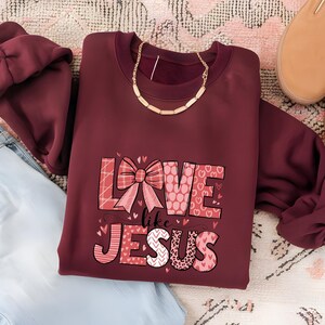 Love Like Jesus Sweatshirt, Christian Crewneck, Faith-Based Shirt, Religious Apparel, Inspirational Bible Verse Top, Christian Gift for Her
