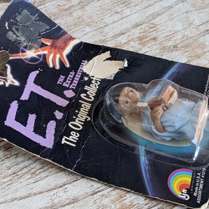 1982 E.T. Original Collectibles Collection **Blue Blanket with Book