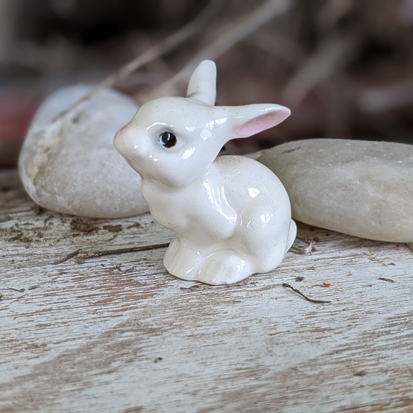1980s Vintage Hagen Renaker White Bunny Porcelain Miniature !! Perfect Gift !!