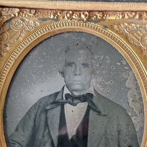 1800s Tintype Senior Mans Portrait Wood Leather Brass Velvet Case Frame !! Amazing Antique Photography & Collectibles