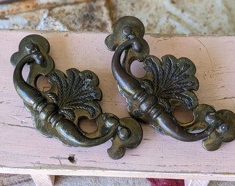 1960s Vintage Brass Drawer Pull Chippendale Wheat Bouquet No. B-474-0 !! Rare Vintage Designs !!