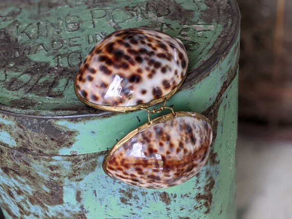 1960s **Rare Leopard Pattern Sea Shell Trinket Tr… - image 6