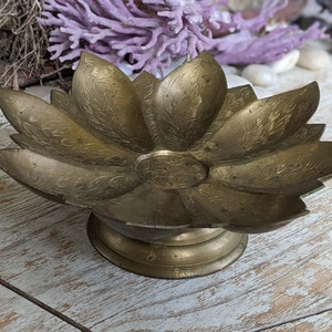 1966 Hand Engraved Brass Lotus Style Footed Dish Made In India !! Beautiful Unique Vintage Gifts !!