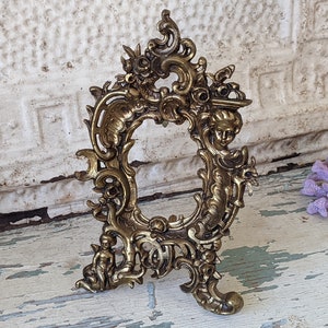 Vintage Victorian Style Photo Frame Cherubs Angels Cast Metal Brass Plating !! Antique Decor Gift Ideas !!