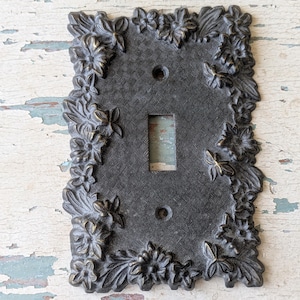 1968 M.C. Co. 3107 Floral Toggle Light Switch Plate Basketweave Vintage