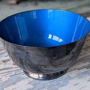 Vintage Reed & Barton Mid Century Silverplate No. 184 Jamestown Bowl Inner Blue Enamel !! Perfect Vintage Gifts and Collectibles !!
