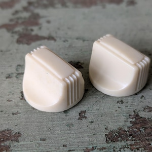 1930s !! Ultra-Rare Bakelite Tube Radio Knobs Art Deco Switches Set of 2 D-Shaft With Screw !! Antique Restoration & Vintage Collectibles