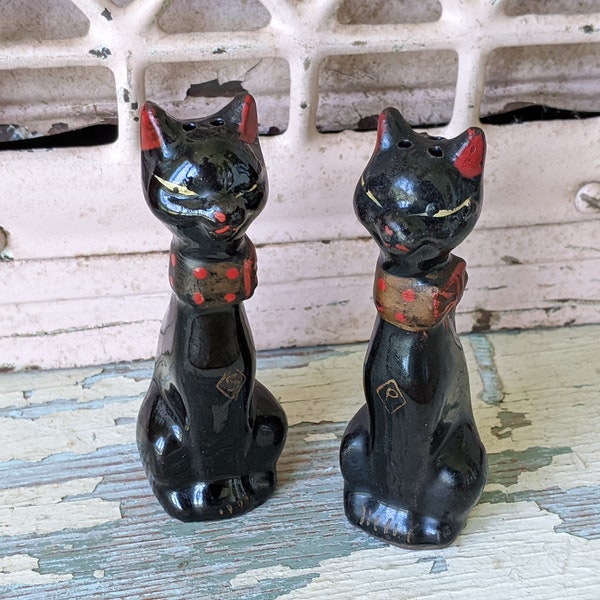 1950s Relco Black Cat Salt & Pepper Shakers Japan Redware Polka Dot Bows Kitsch Kitschy MCM !! Awesome Holiday Gifts !! Halloween