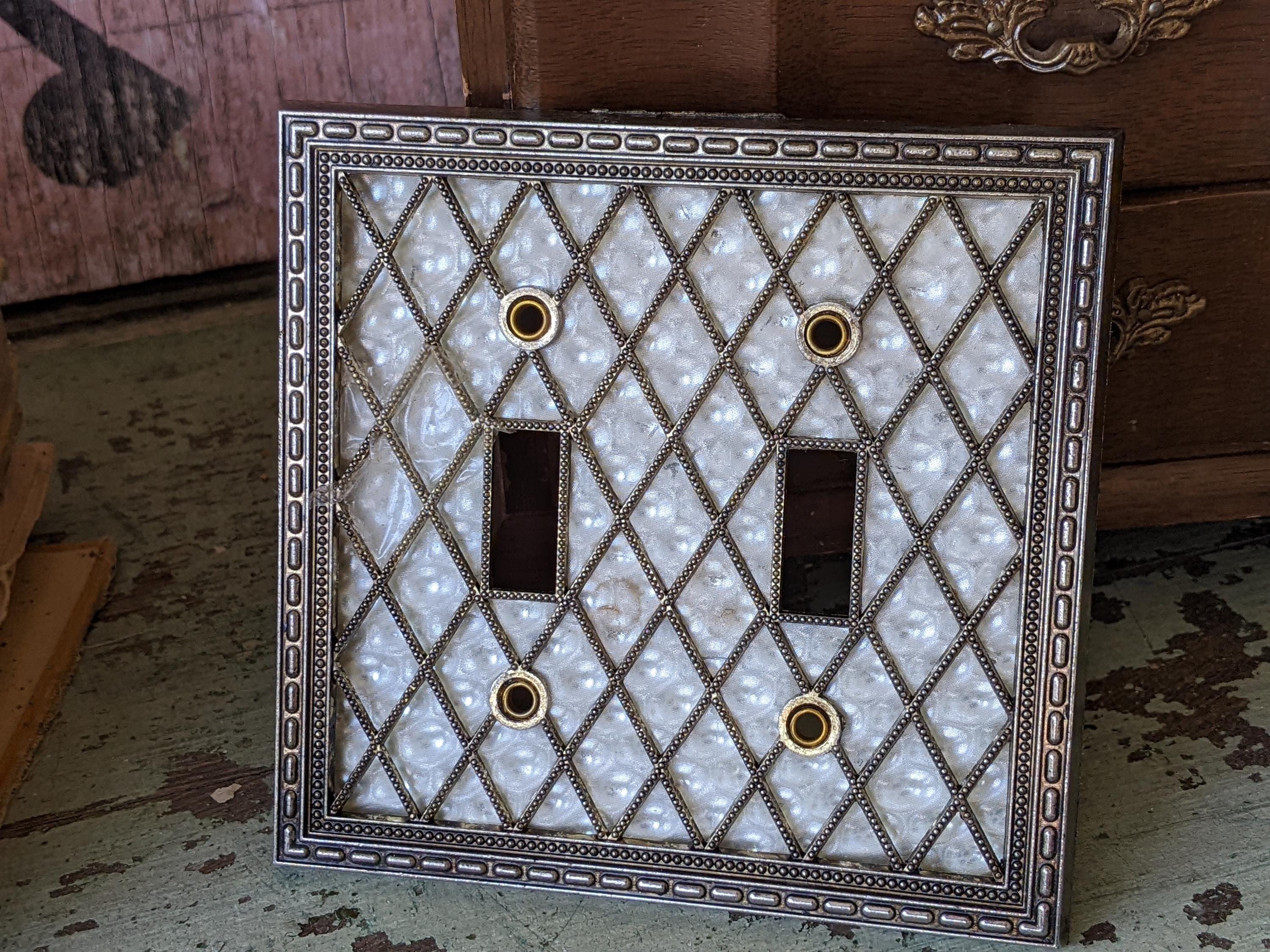 1976 Lenticular Pearl Ameritac Double Gang Light Switch