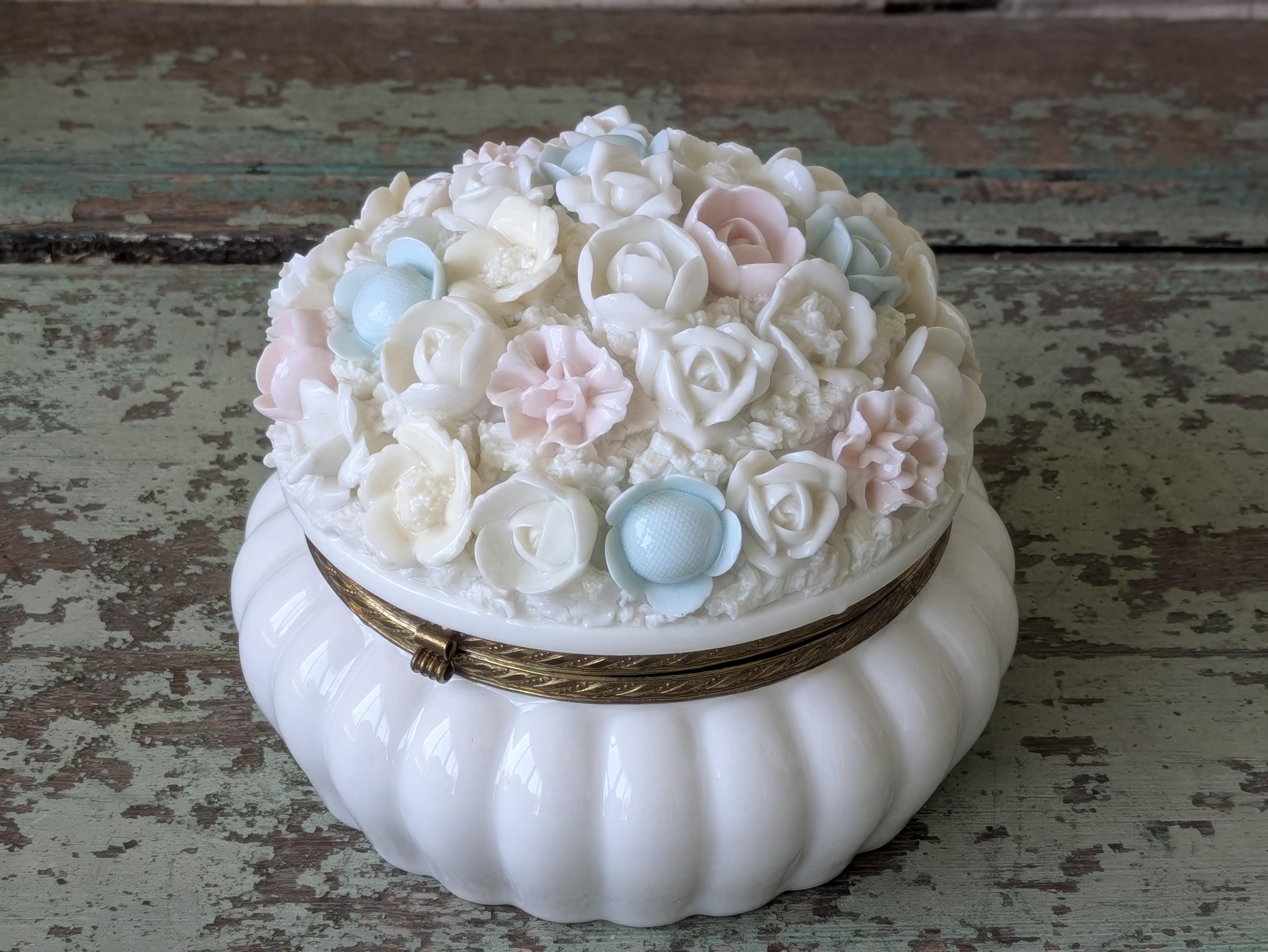 Vintage Ardalt Lenwile Porcelain Trinket Box: White Floral "Verithin"