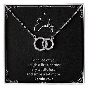 Personalisiertes Laugh Harder, Cry Less, Smile More Halskette Geschenk für Seelenschwein, Bestie mit bedeutungsvoller Grußkarte zum Geburtstag, Valentinstag