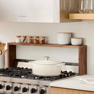 Rehausseur de dessus de cuisinière, Gestion des cordons, Étagère à épices, Étagère à bidons, Étagère décorative, Étagère à savon, Colonne montante de ferme, Présentoir à thé, Présentoir à café, Au-dessus de la cuisinière