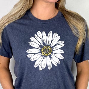 Daisy Shirt: Wildflower Floral Graphic Tee - Gift For Sister Summer Shirt