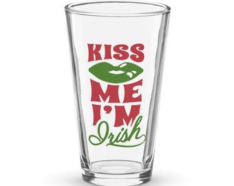 Kiss Me I&#39;M Irish- St Pattys Pint Glass - St Pattys Glass, Shamrock Glass, St Pattys Gift, St Patricks Day, Gifts For St Patricks Day