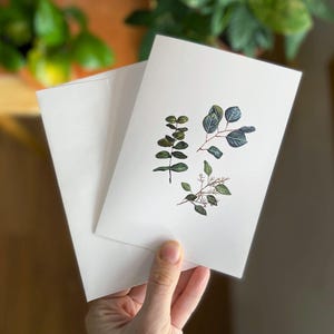 Folhas de eucalipto - Cartão de saudação com envelope (em branco por dentro) - Pequena mini impressão artística - Pintura em aquarela de vegetação botânica - Casamento