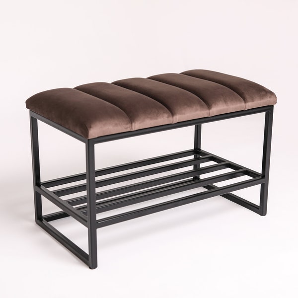 Banc ottoman marron moderne pour entrée, rangement pour chaussures, assise rembourrée en velours doux, structure en métal noir mat, style industriel, style moderne