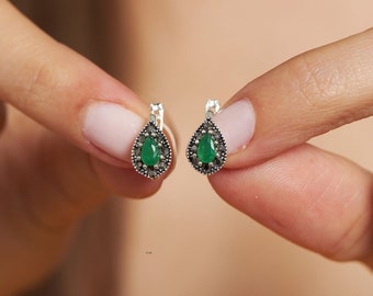 Smaragd-Ohrstecker für Frauen, minimalistische grüne Ohrringe, Vintage-Ohrringe, Weihnachtsgeschenk für Mama, handgefertigter Schmuck aus 925er Sterlingsilber
