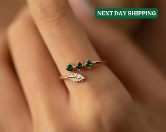 Minimalistische Ringe 3 Steinen, Weihnachtsgeschenk für Sie, Smaragdring, Beste Freundin Geschenk