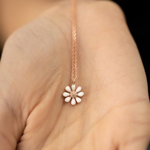 Handmade Daisy Necklace for Women, Christmas Gift for Her, Daisy Flower Jewelry, Daisy Necklace Gold, Best Friend Birthday Gift for Her