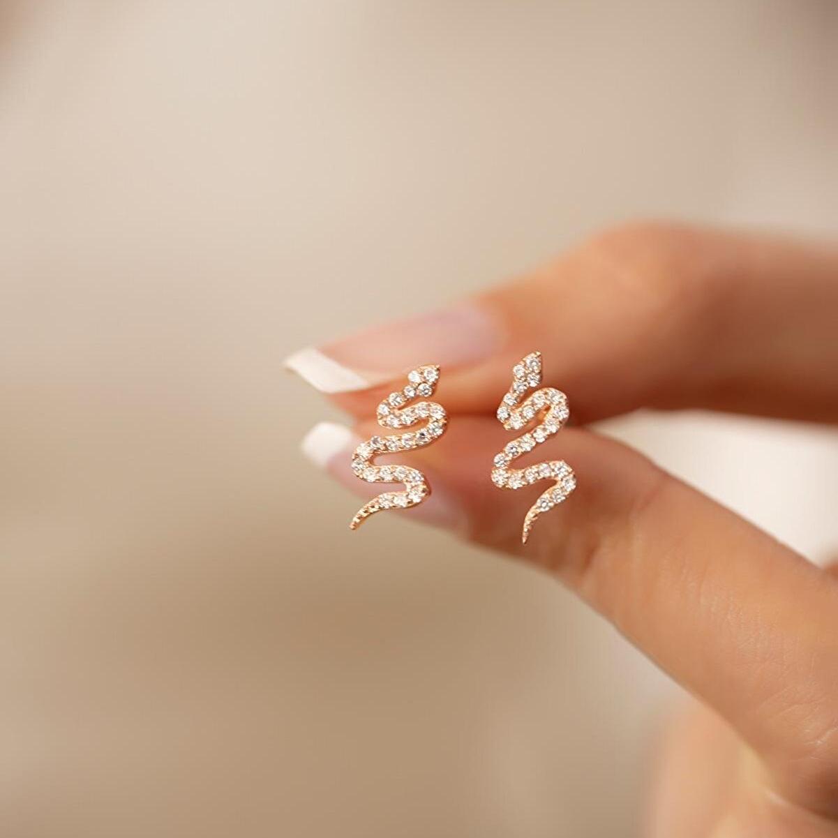 Inilbran Boho Snake Earrings Gold Snake Studs Earrings Vintage