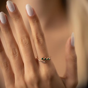 Bagues Minimalistes 3 Pierres, Cadeau de Noël pour Elle, Bague Émeraude, Cadeau Meilleure Amie image 6