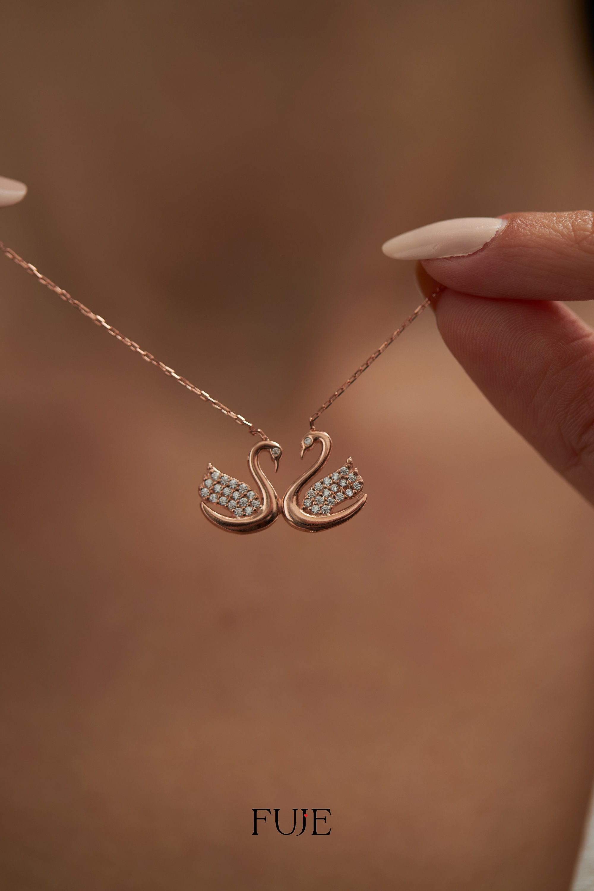 Swan pendant shop