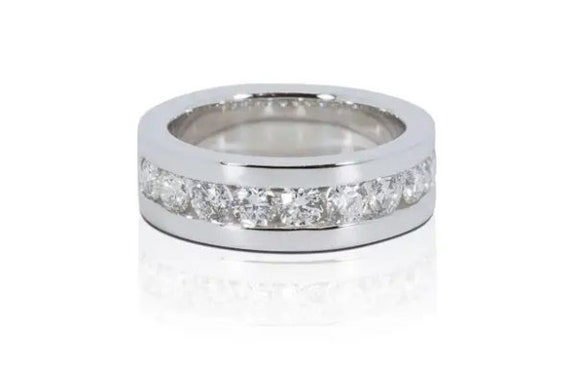 Gorgeous 18k White Gold Pave Band Ring with 1 Ct … - image 3