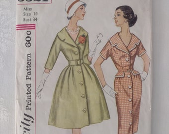 Simplicity 3321 - FF 1960s Day Dress Pattern - Factory Folded Pattern w-Wide Notch Collar & Full-Button Front - Vintage Size 14 Bust 34&quot;