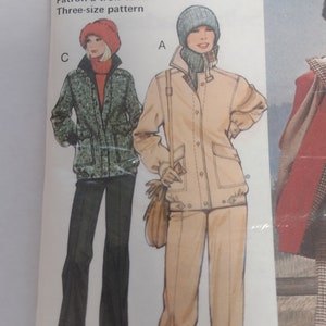 May include: A sewing pattern for a three-size pattern, with three different styles of jackets. The pattern includes instructions for sizes 10-14, 16-20, and 36-46. The pattern is called "Drei-Größen-Schnitt" which translates to "Three-Size Pattern".