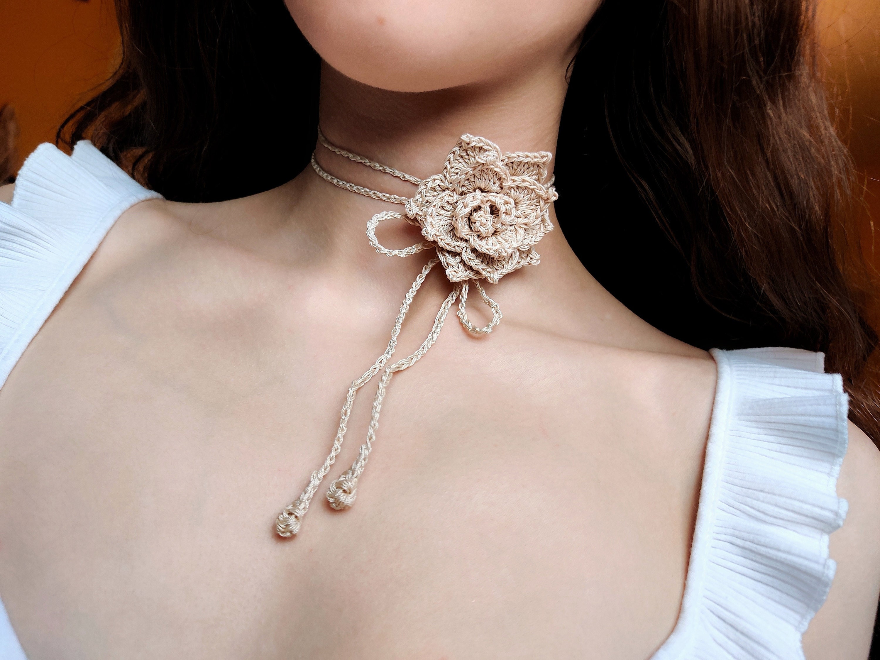 corsage neck tie
