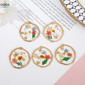 5 pezzi ciondolo con fiore pressato rotondo irregolare in oro, ciondolo in vetro floreale colorato naturale essiccato per collana orecchini gioielli fai da te