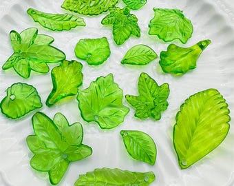 40pcs Green Leaf Glass Beads Flat Leaf Beads, Maple Leaf Beads Grape Leaf Strawberry Leaf Beads, DIY Bracelet Crafts Findings Craft Supplies