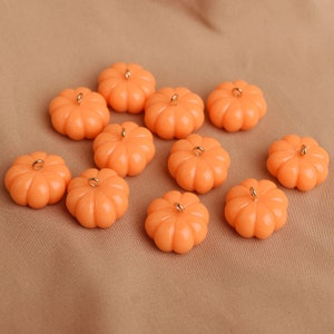 5Pcs Resin Pumpkin Charm Pendant, Cute Halloween Charm, Pumpkin Neclace Earrings Findings DIY Jewelry Accessories, Bracelet Craft Supplies