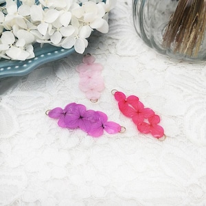 2pcs Hydrangea Real Dry Flower Charms, Resin Charms Pendant, DIY Bracelet Necklace Earring Jewelry Findings Craft