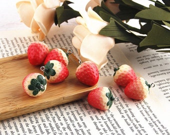 5/10Pcs Strawberries Charms, Resin Fruit Pendant, DIY Jewelry Accessories, Bracelet Necklace Earring Findings Craft Supplies