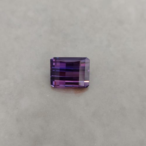 Circonita cúbica con corte pixelado: Piedra preciosa suelta hecha a mano (8x10x6 mm)