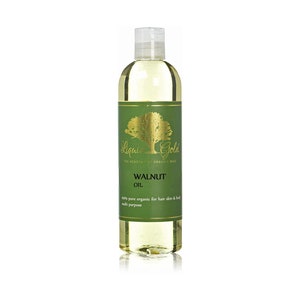 Pode incluir: Uma garrafa de vidro transparente de &Oacute;leo de Noz Liquid Gold. A garrafa tem um r&oacute;tulo dourado com uma &aacute;rvore verde e o texto "Liquid Gold The Academy of Organic Oils Walnut Oil 100% pure organic for hair skin & body multi purpose".