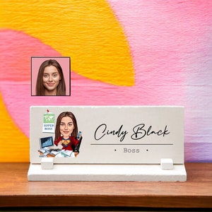 Boss Desk naamplaatje voor vrouwen met karikatuur, vrouwelijke Boss Lady Desk Sign, aangepaste Boss Lady Office cadeau-ideeën, grappige Boss Lady cadeau-ideeën