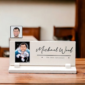 Placa de identificación de astronauta, regalos divertidos de astronauta para hombres, letrero de escritorio de dibujos animados de astronauta, decoración de escritorio de caricatura de astronauta, placa de escritorio de astronauta