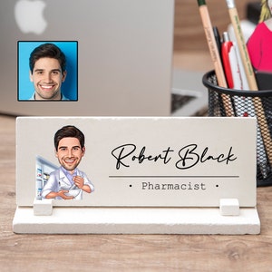 Pharmacist Desk Name Plate for Men with Caricature, Male Pharmacist Desk Sign, Custom Pharmacist Office Gift, Funny Pharmacist Gift for Men