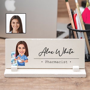 Pharmacist Desk Name Plate for Women with Caricature, Female Pharmacist Desk Sign, Custom Pharmacy Gift, Funny Pharmacist Gift for Women