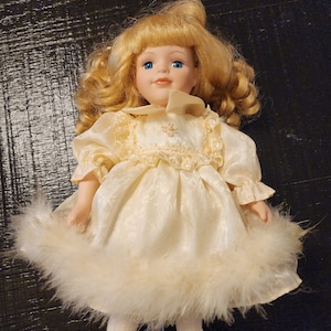 Emerald Doll Collection Rich Imports Inc. Porcelain 16 Nellie